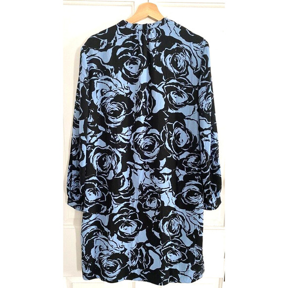 Black Label By Chico's Blue & navy V-Neck with Ruffles in front dress size Large - Picture 2 of 4